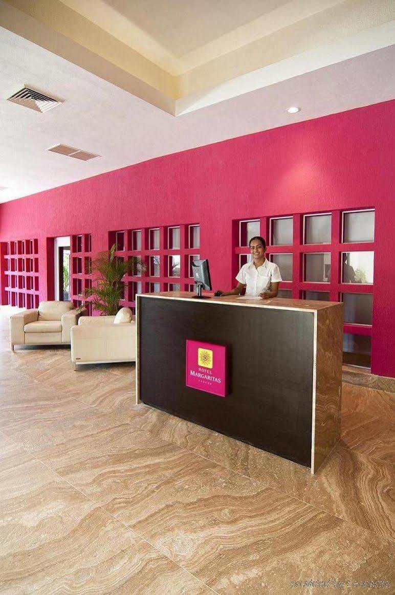 Hotel Margaritas Канкун Интерьер фото